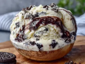 no-churn Oreo ice cream - featured image