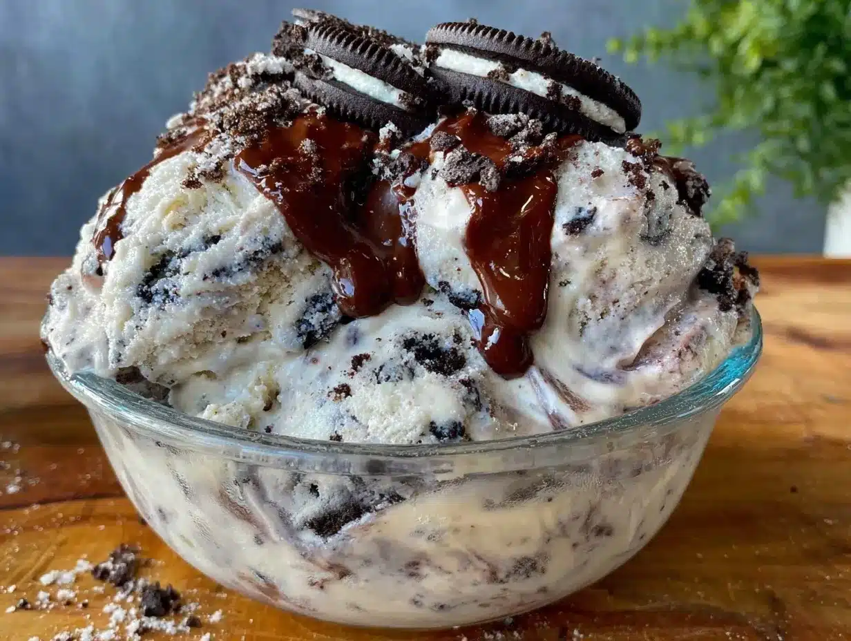 no-churn Oreo ice cream preparation steps